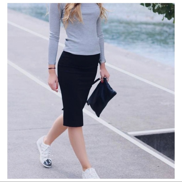 ✨RESTOCK✨Black fabulous solid Techno scuba Pencil skirt - Picture 4 of 4